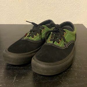 VANS world's #1 skateboarding shoe pro green and black duracap